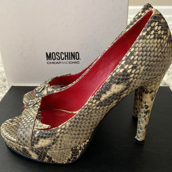 Moschino Snakeskin Peep Toe Pumps SZ 5 - Picture 9 of 9
